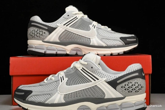  5 Grey Nike BV1358-001 Vast Zoom Vomero  0113